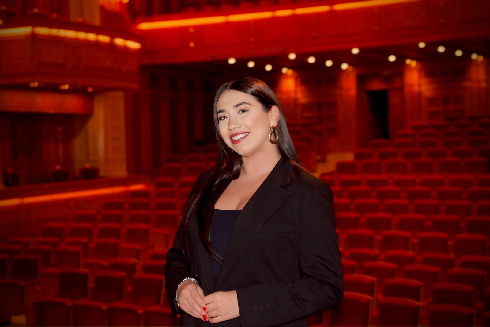 966c5d11-618e-4a42-a48d-7dd95a2b41e7 - louisa el khoury